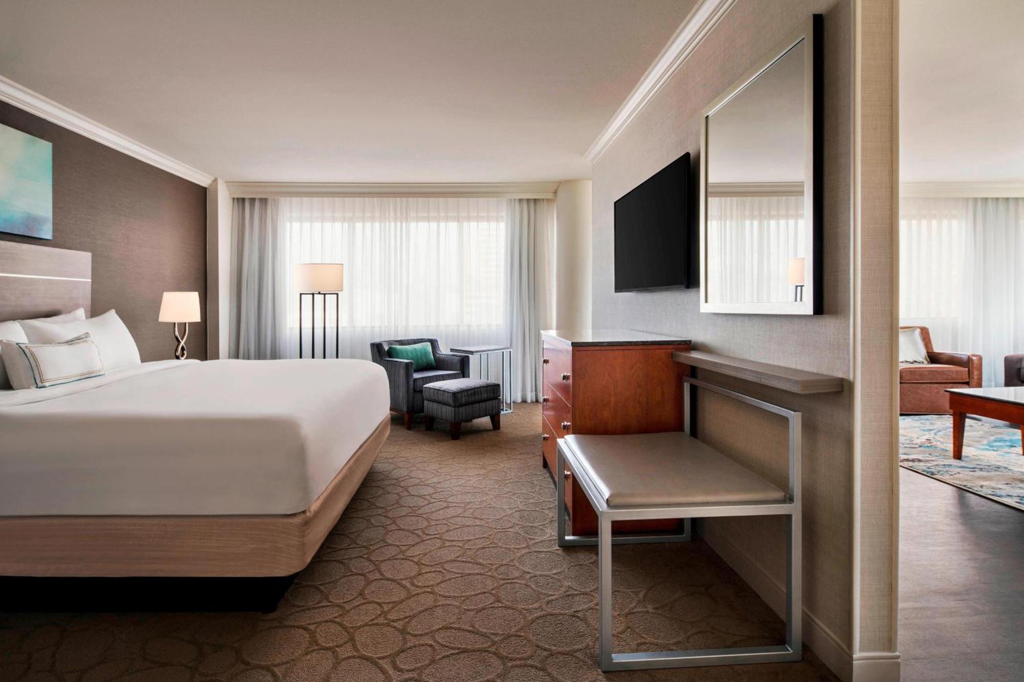 Delta Hotels By Marriott Richmond Downtown Bagian luar foto