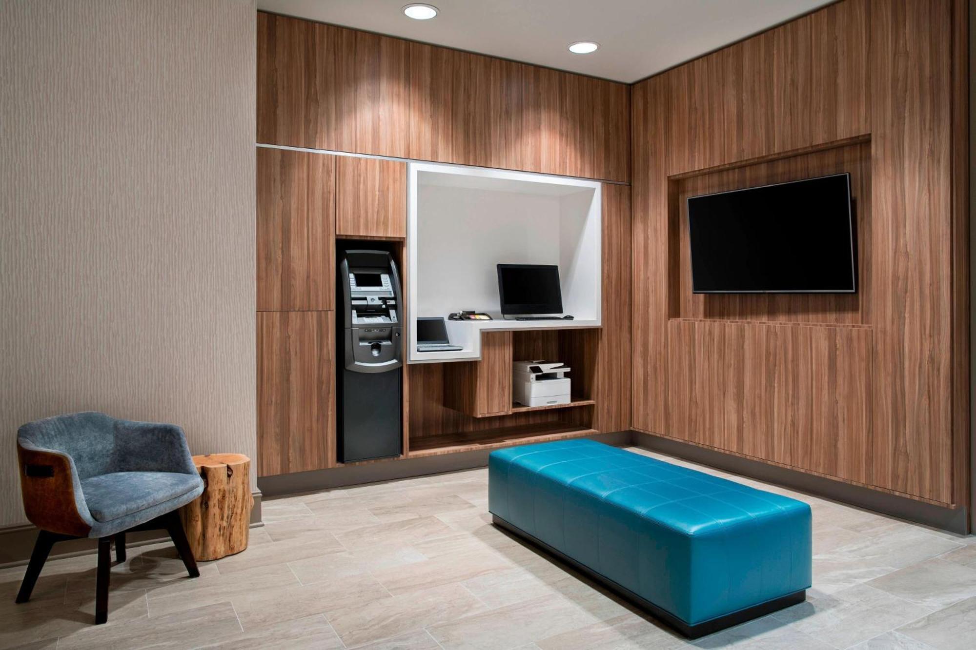 Delta Hotels By Marriott Richmond Downtown Bagian luar foto