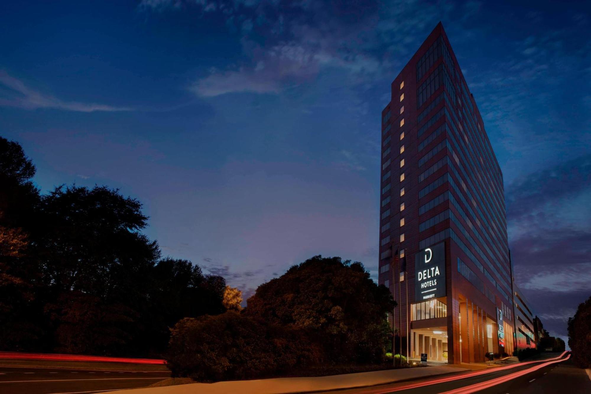 Delta Hotels By Marriott Richmond Downtown Bagian luar foto