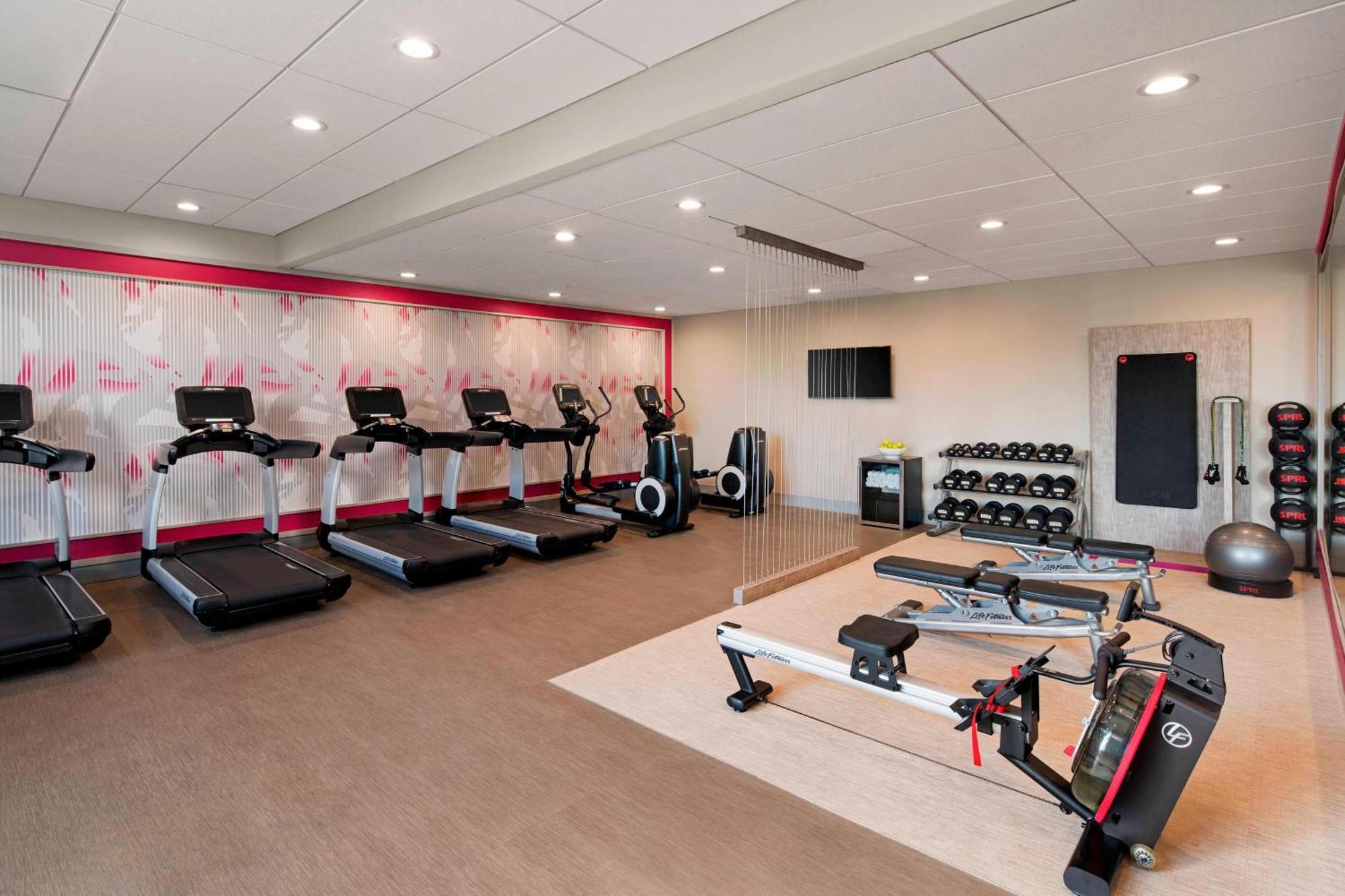 Delta Hotels By Marriott Richmond Downtown Bagian luar foto