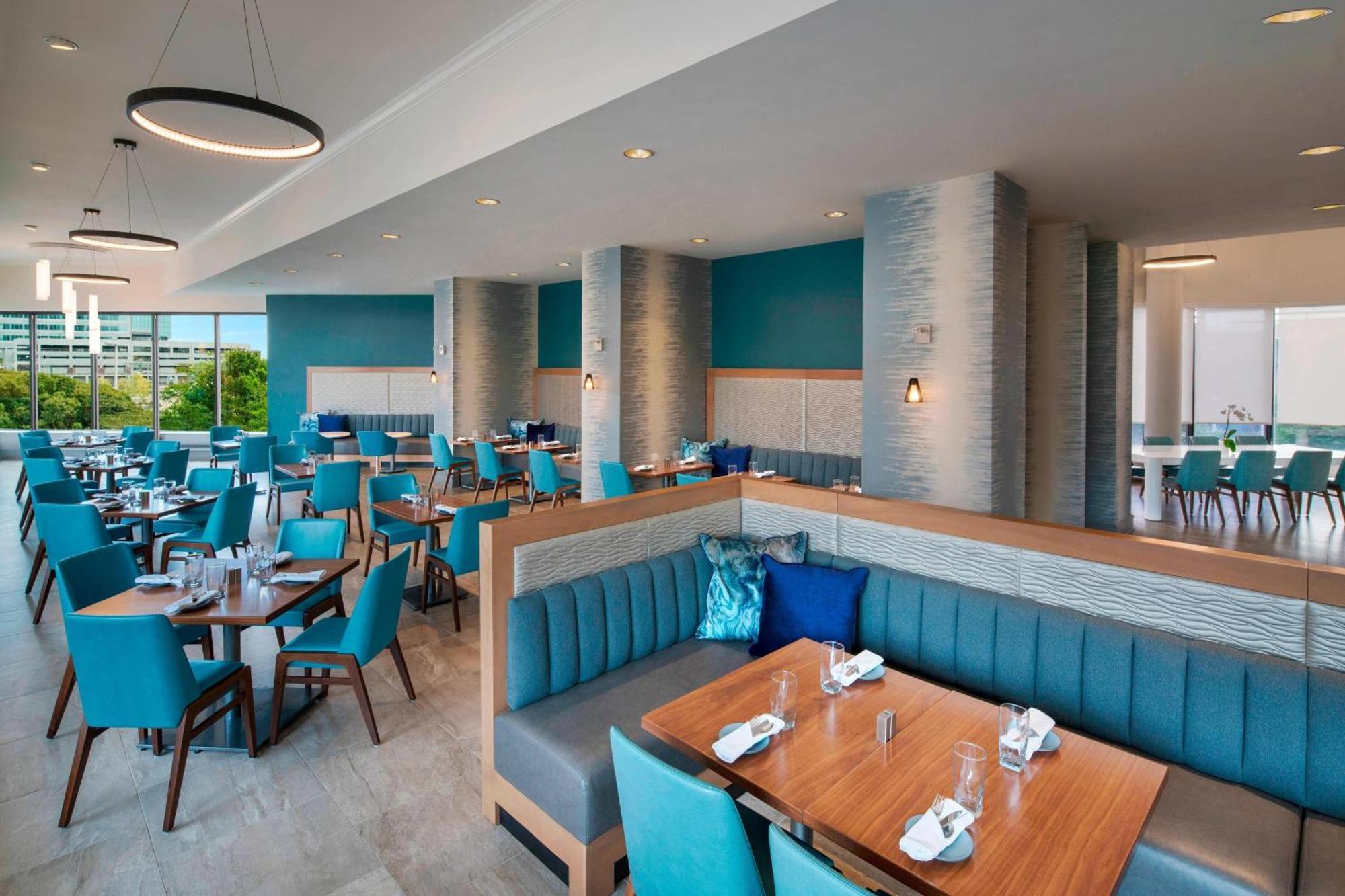 Delta Hotels By Marriott Richmond Downtown Bagian luar foto