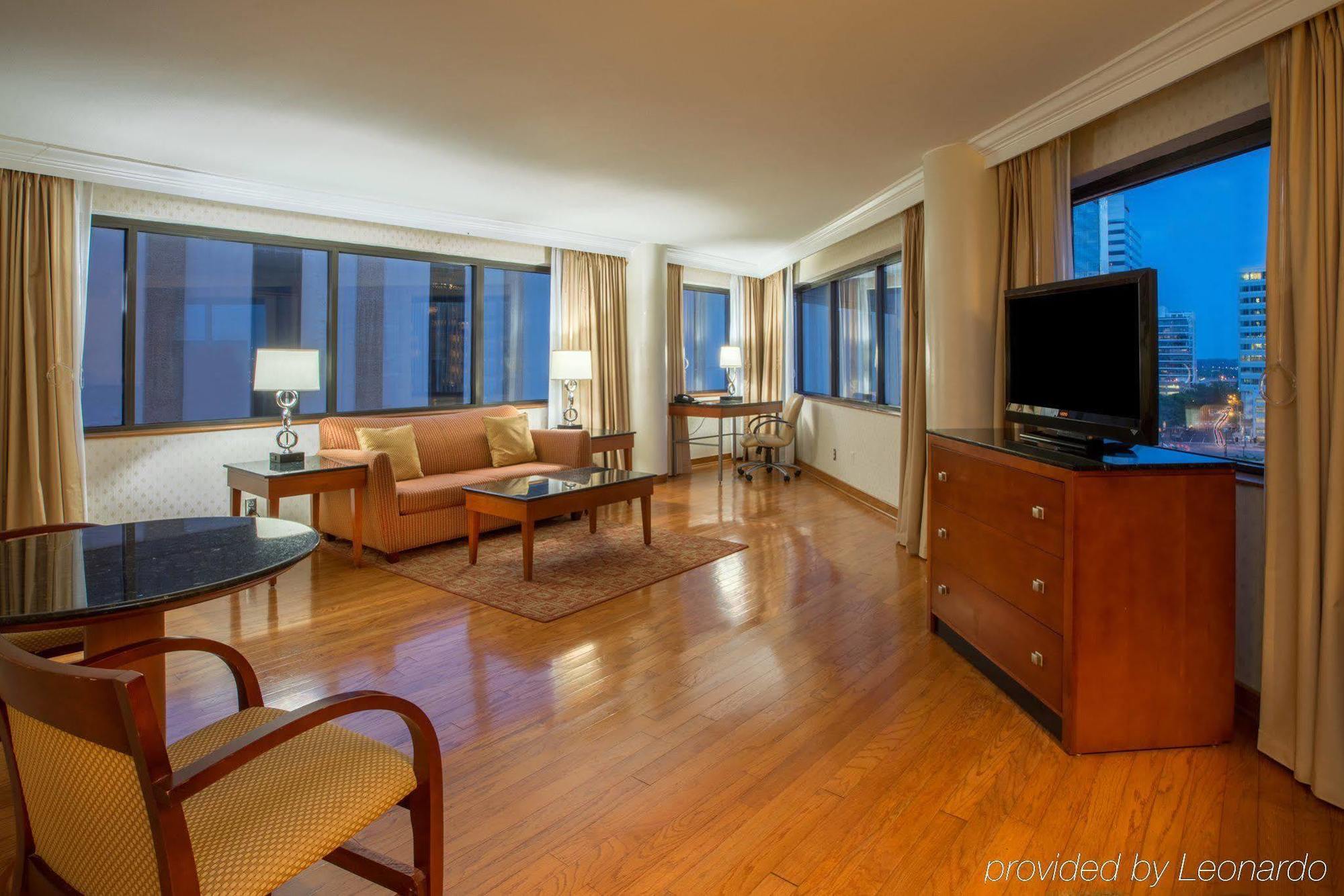 Delta Hotels By Marriott Richmond Downtown Bagian luar foto